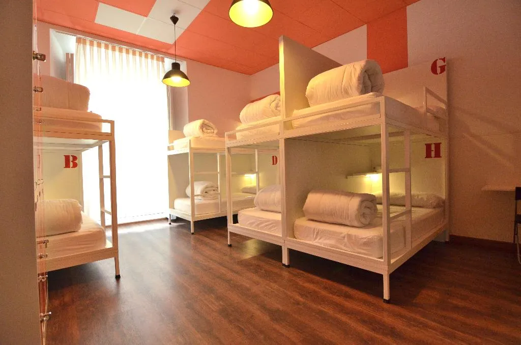 Bed in dormitory CAPACITY 8 Room, Far Home Atocha, Madrid