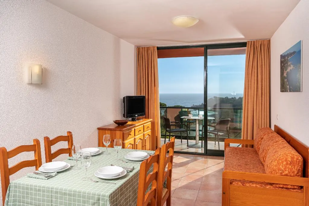 APARTMENT CAPACITY 4 ONE BEDROOM Room, Albamar, Costa Brava