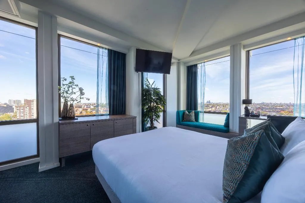 DOUBLE QUEEN SIZE BED Room, Leonardo Hotel Amsterdam Rembrandtpark, Amsterdam