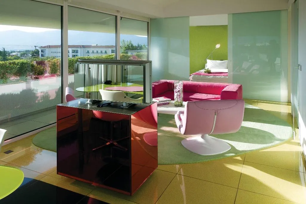 Room, Semiramis, Athens