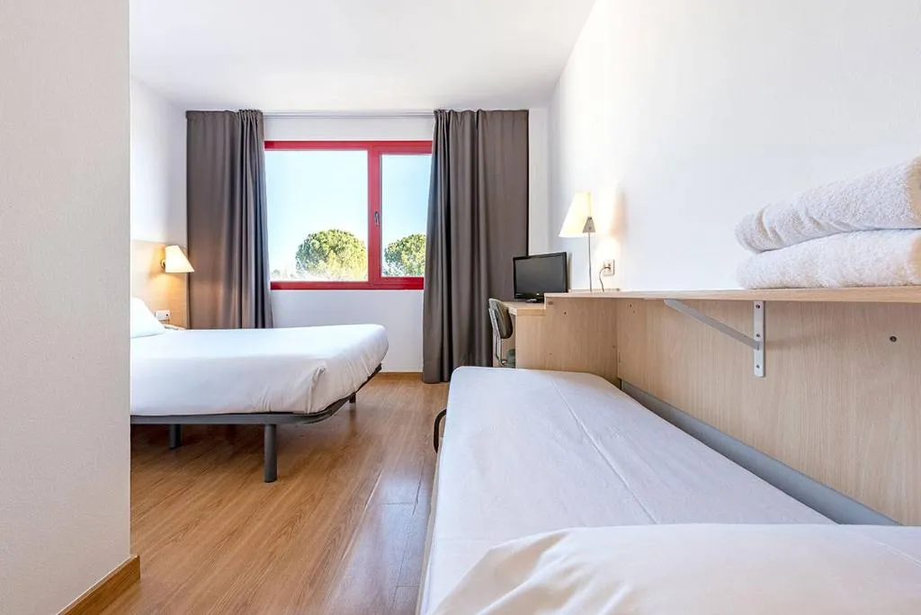 TRIPLE STANDARD Room, Basic Hotel, Barcelona