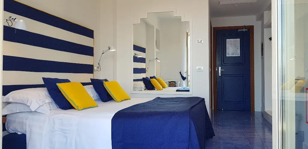Double or Twin CLASSIC Room, Delfino, Naples