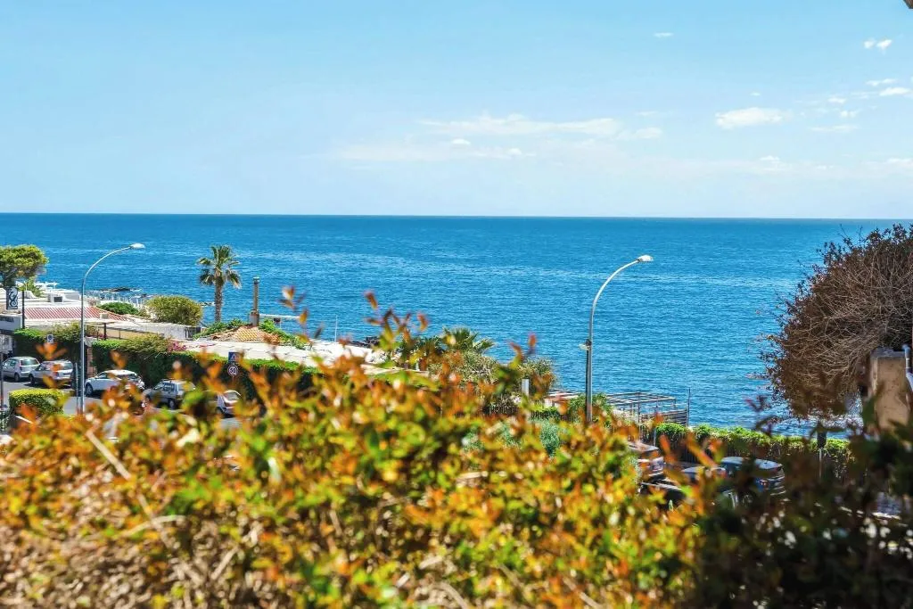 DOUBLE DELUXE SEA VIEW Room, Four Points by Sheraton Catania Hotel & Conference, Catania