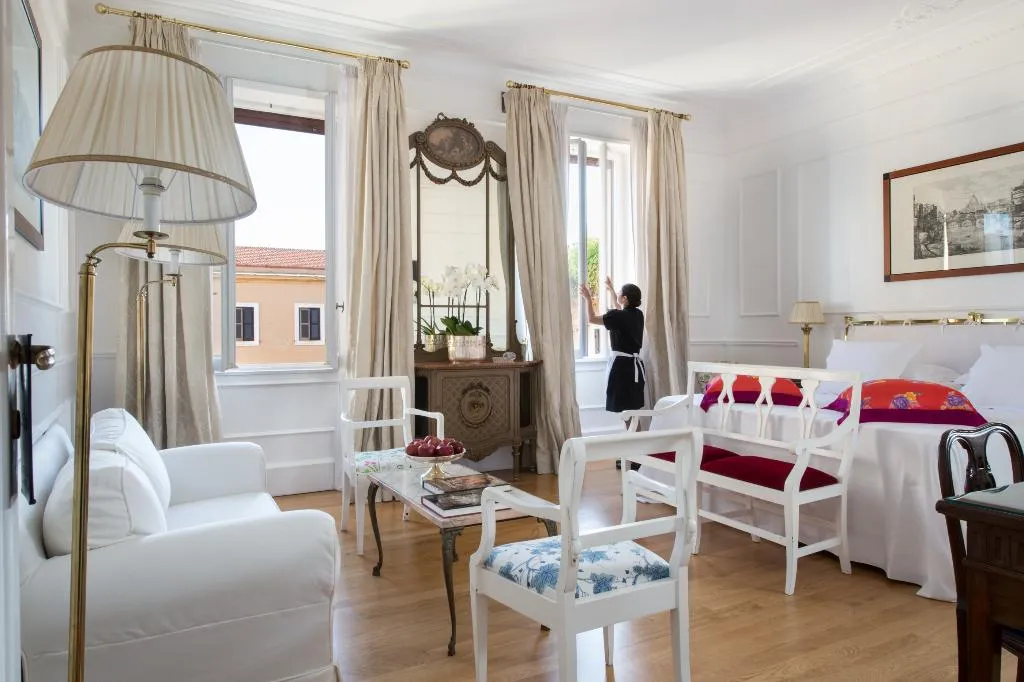 Double or Twin DELUXE Room, Grand Hotel Plaza, Rome