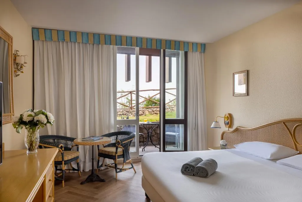 Double or Twin GARDEN VIEW Room, UNA HOTELS Capotaormina, Taormina