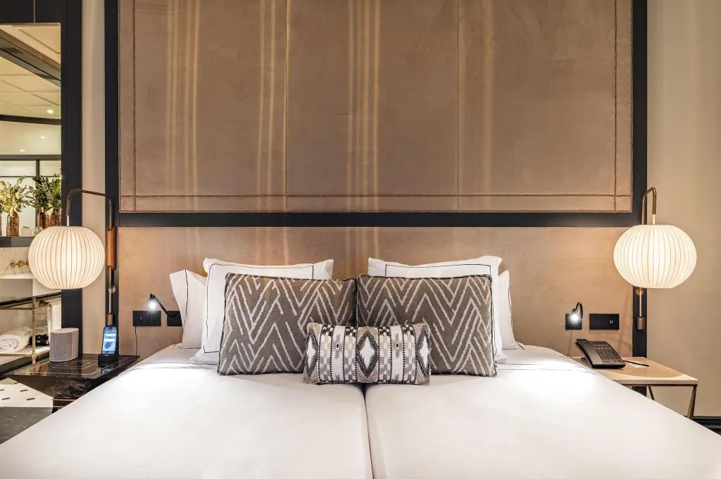 DOUBLE DELUXE KING BED Room, Hotel Coolrooms Atocha, Madrid