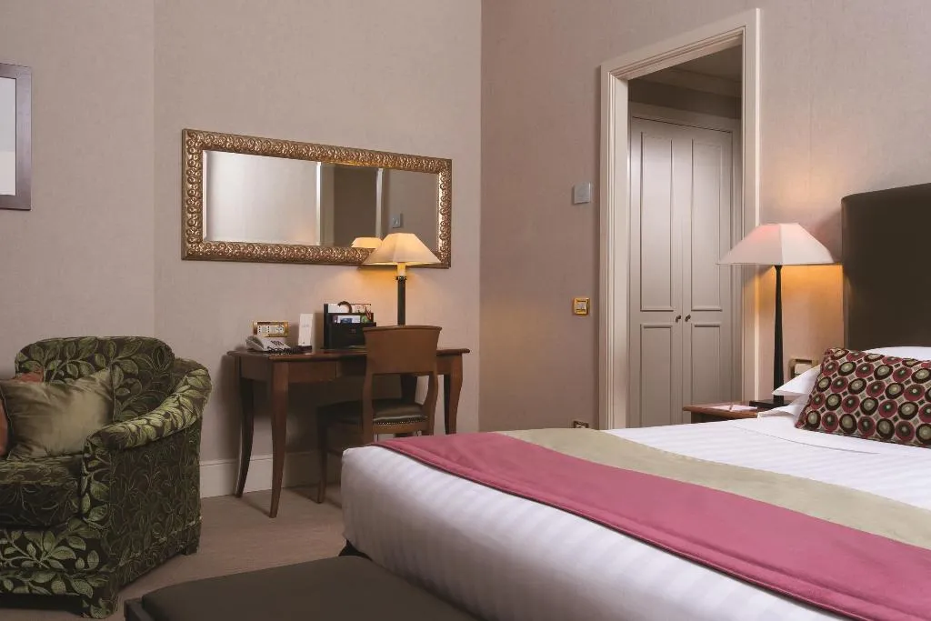 Room, Dei Mellini, Rome