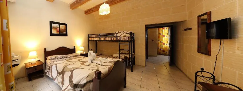 Room, Grotto's Paradise B&B, Gozo