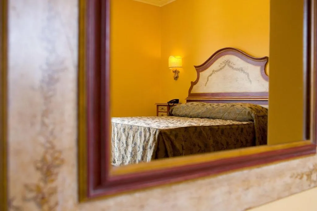 DOUBLE SUPERIOR Room, Hotel Palazzo Guardati, Naples