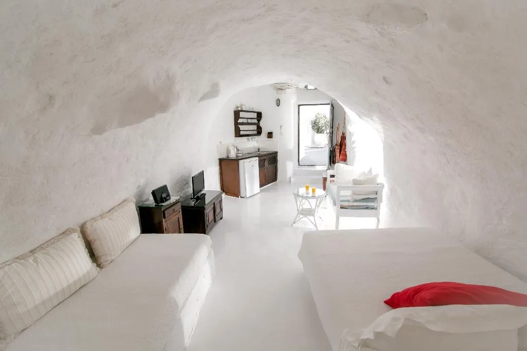 JUNIOR SUITE STANDARD Room, Alexander's Suites, Santorini