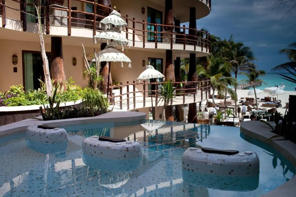 Pool, El Taj Ocean Front and Beachside Condo Hotel, Playa Del Carmen