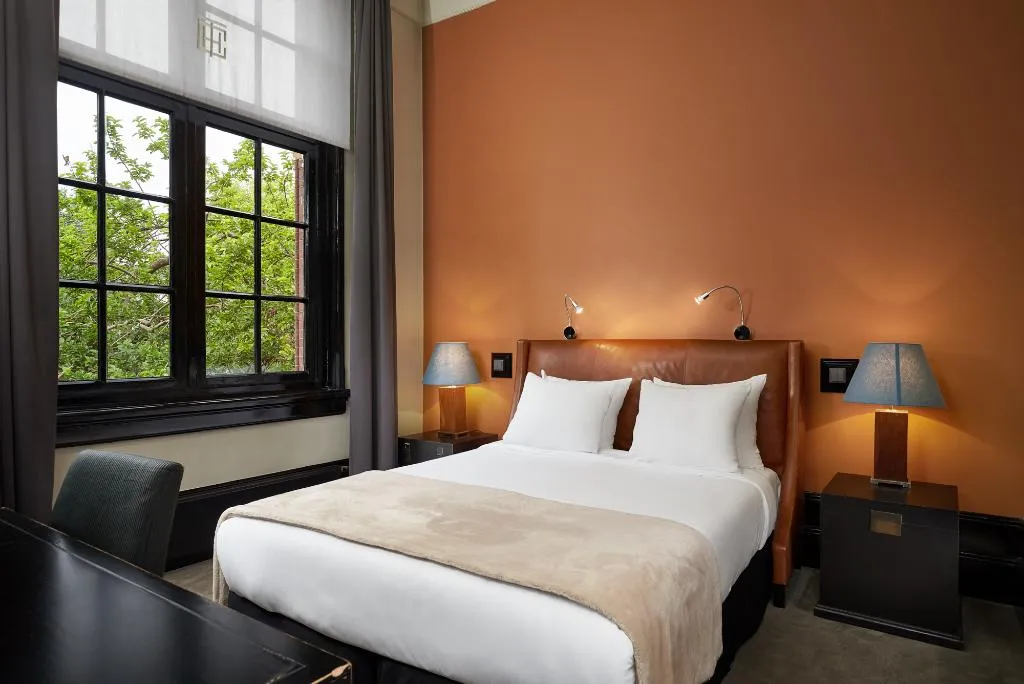 JUNIOR SUITE STANDARD Room, College Hotel Amsterdam, Autograph Collection, Amsterdam