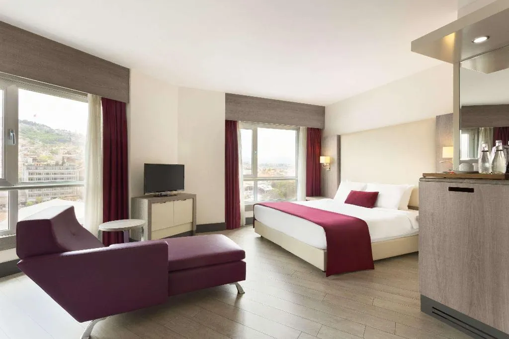 SUITE STANDARD Room, Ramada Plaza by Wyndham Izmir, Izmir