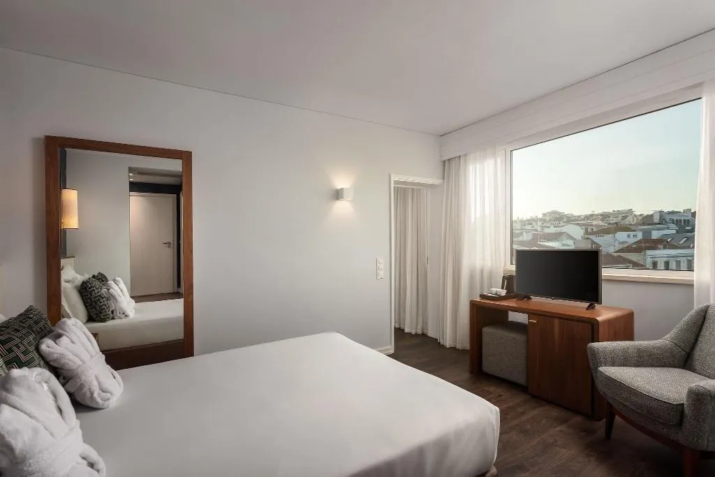 FAMILY ROOM CITY VIEW Room, Hotel Baía, Lisbon