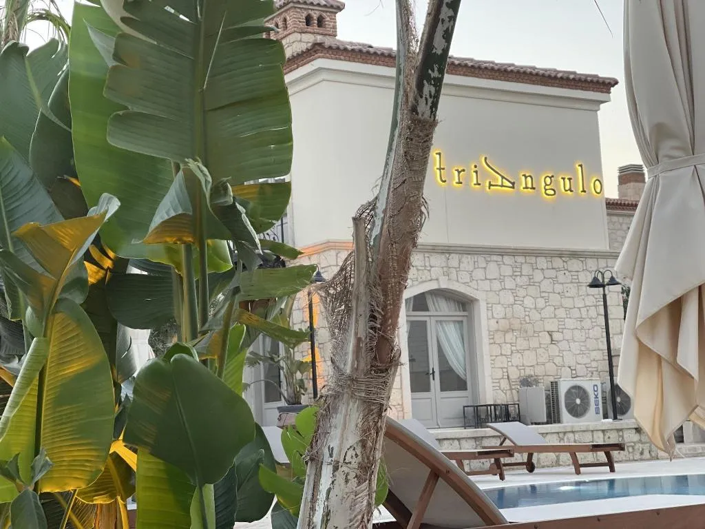 General view, Triangulo Hotel, Izmir