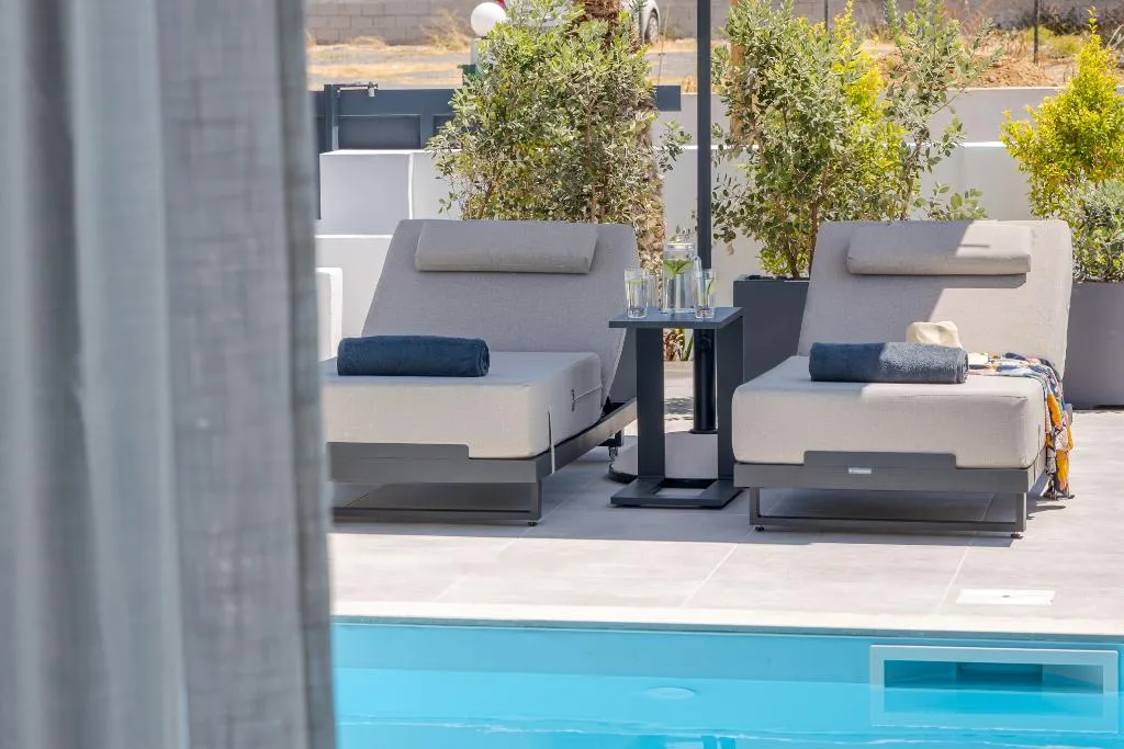 SUITE DELUXE WITH PRIVATE POOL Room, John Mary Apartments Gouves, Crete