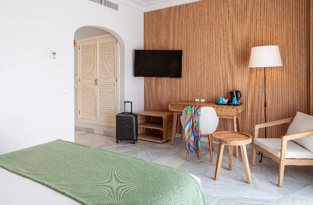 Room, Duque de Najera, Costa De La Luz