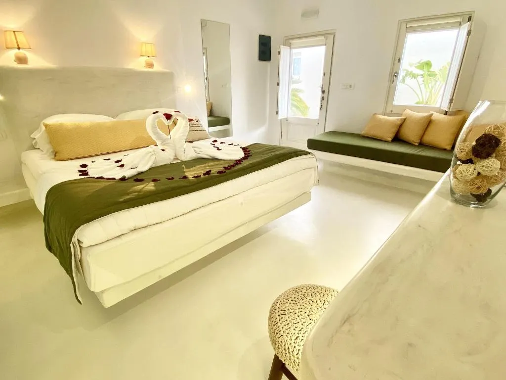 Room, Edem Luxury Hotel, Santorini