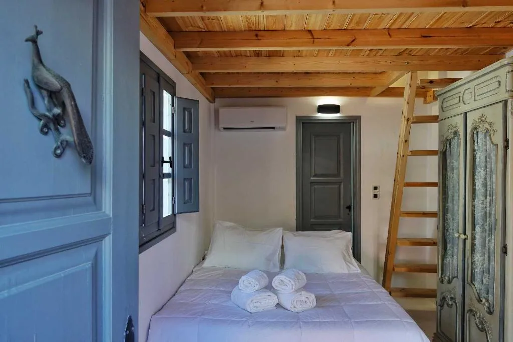 VILLA WITH PRIVATE POOL Room, Ducato Wine Village, Santorini