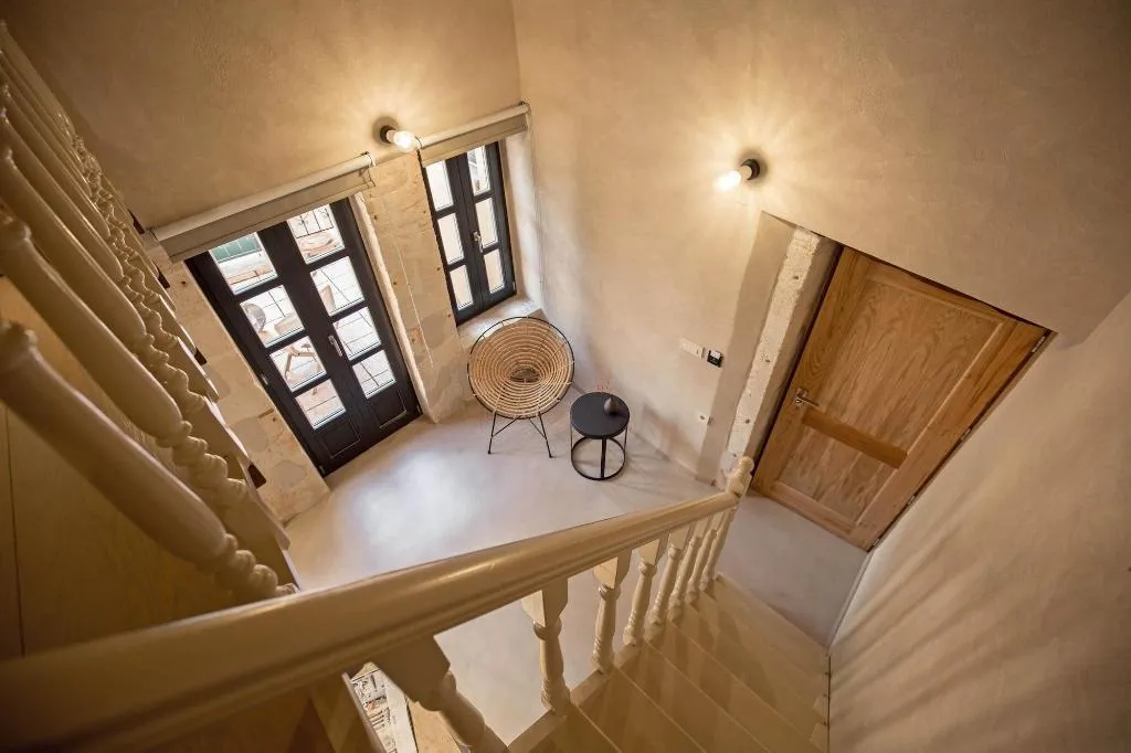 Room, J&G Suites, Crete