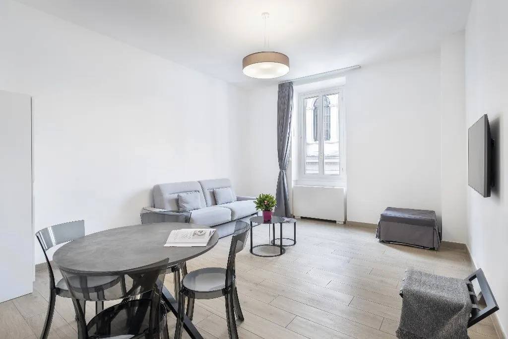 APARTMENT ONE BEDROOM ONE BATHROOM Room, Oriana Homèl Roma, Rome