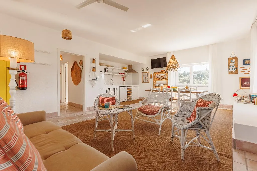 APARTMENT DELUXE THREE BEDROOM Room, Laranjal Farm House, Algarve