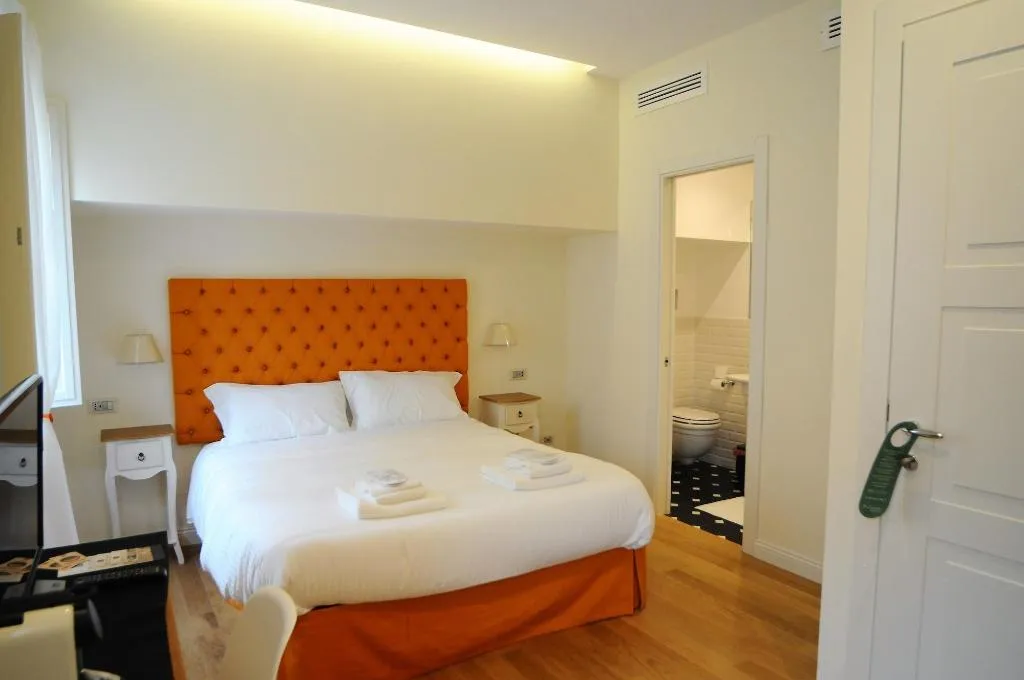 Room, Magia A Trilussa, Rome