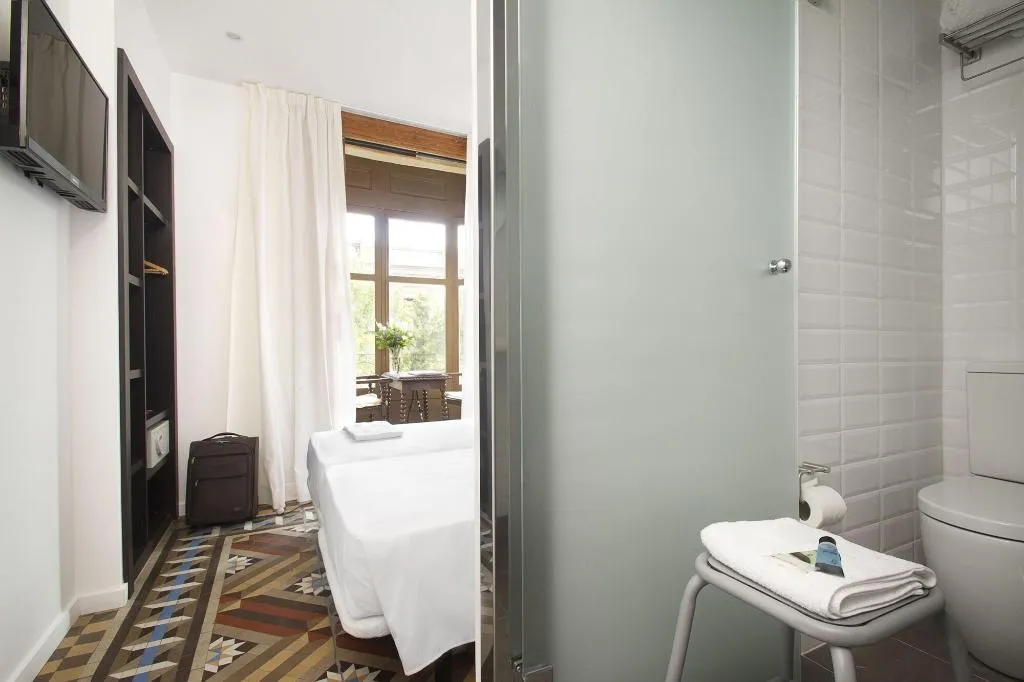 Room, Som Nit Triomf, Barcelona