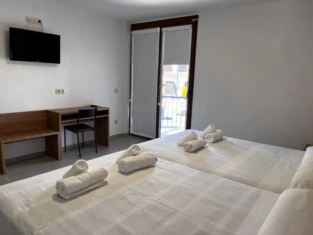 QUADRUPLE WITH TERRACE Room, Blason Junior, Valencia