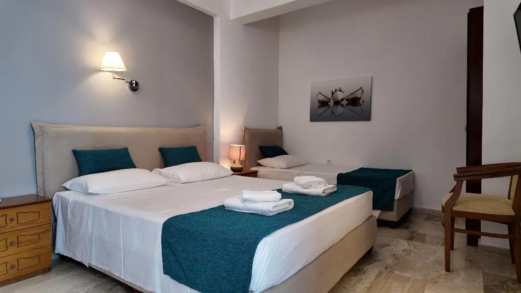 TRIPLE STANDARD Room, Mary Bill, Santorini