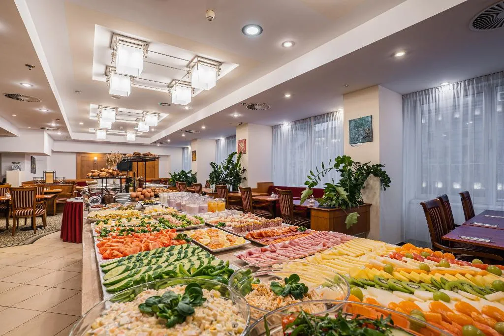 Restaurant, Ramada Prague City Centre, Prague