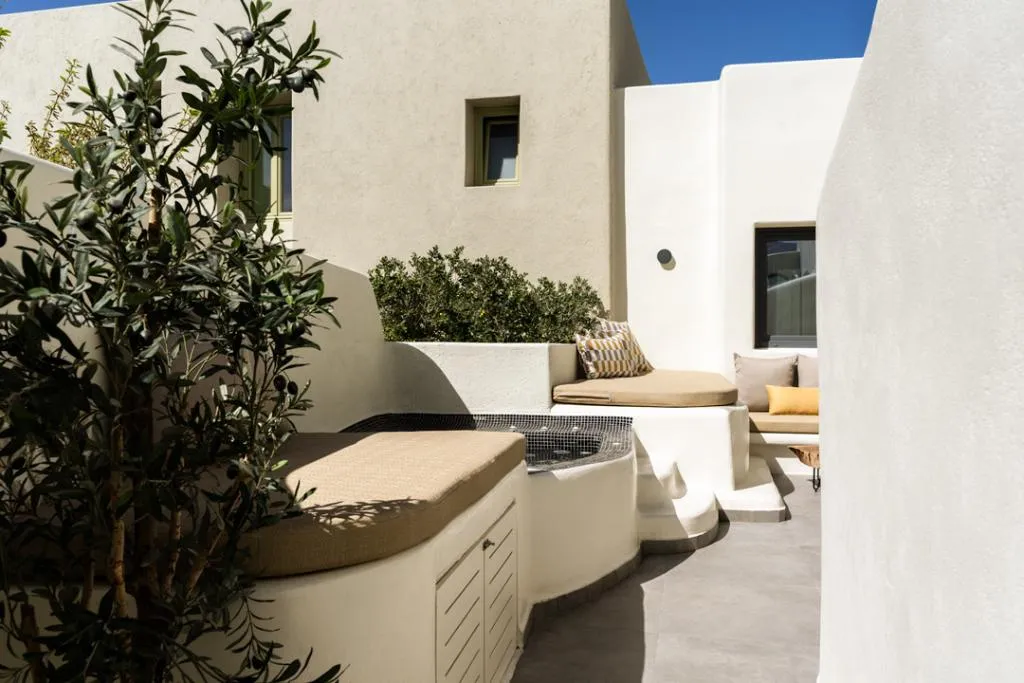 JUNIOR SUITE WITH JACUZZI Room, Aeon Suites by Mr and Mrs White, Santorini