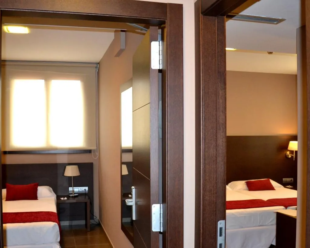 TRIPLE STANDARD Room, Vilassar, Barcelona