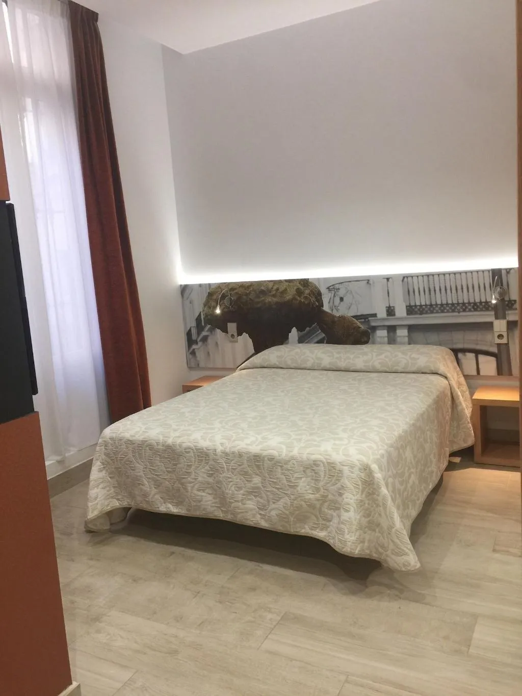 Room, Hostal Cervelo, Madrid