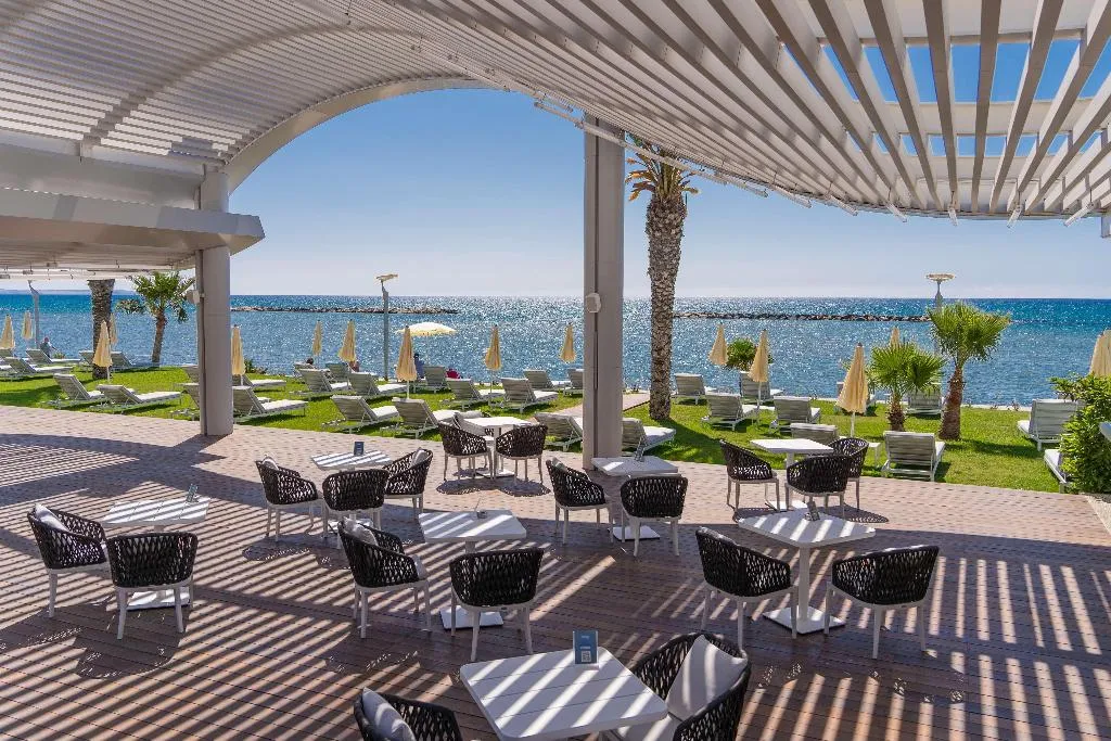 Pool, Radisson Beach Resort Larnaca, Cyprus