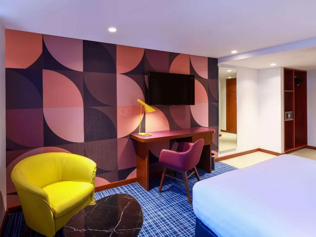 Room, Queen Elizabeth 2, Dubai