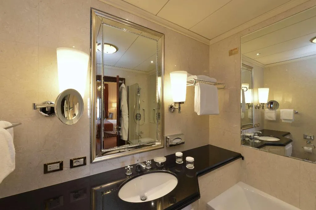 Room, Hilton Molino Stucky Venice, Venice