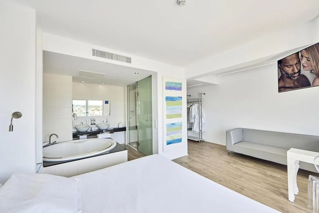 JUNIOR SUITE DELUXE WITH JACUZZI Room, Astoria Playa, Majorca