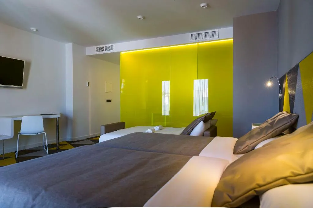 Room, Macia Sevilla Kubb, Seville