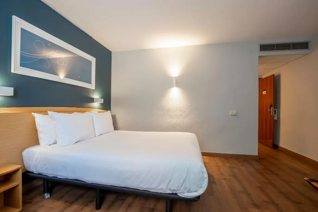 Room, Travelodge Alicante Puerto, Costa Blanca