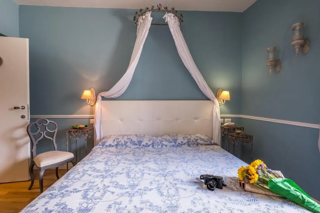 Room, B B Emozioni Fiorentine, Florence