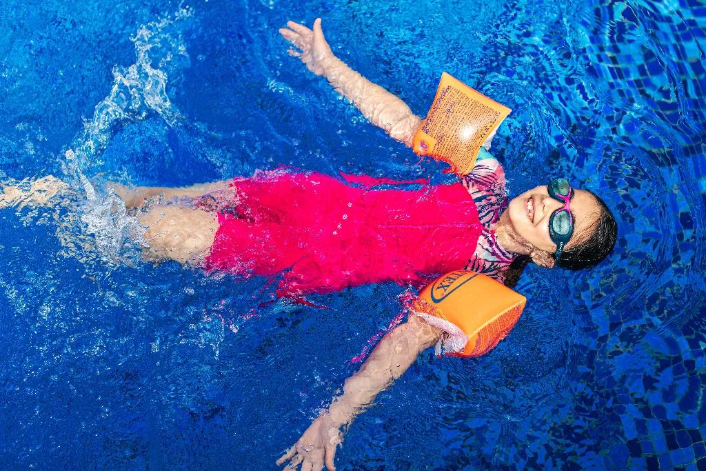 Pool, Holiday Inn Hotel & Suites Dubai Science Park, Dubai