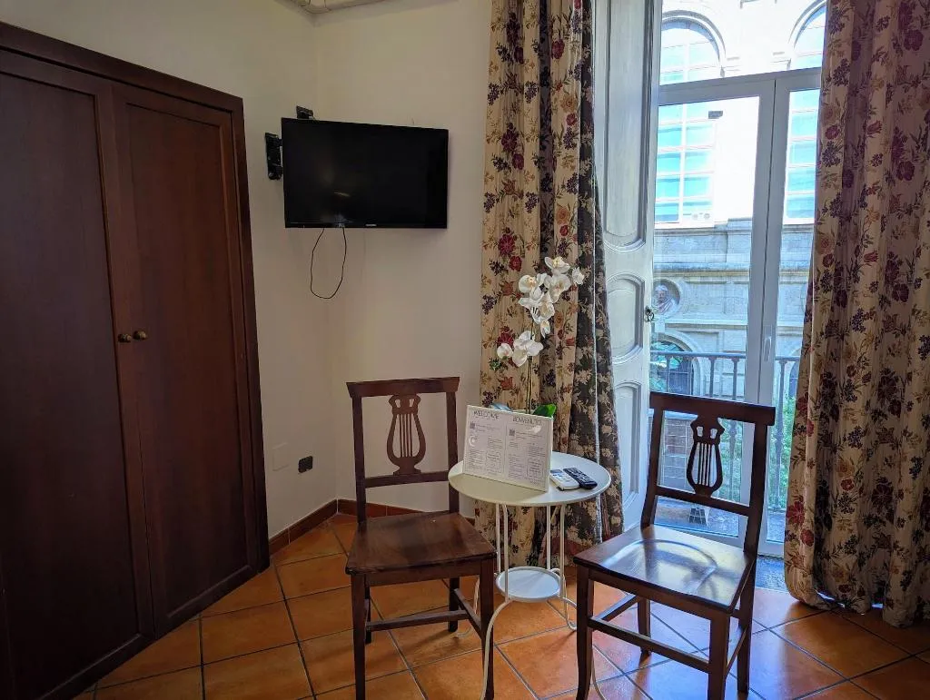 Room, La Locanda Dell Arte, Naples