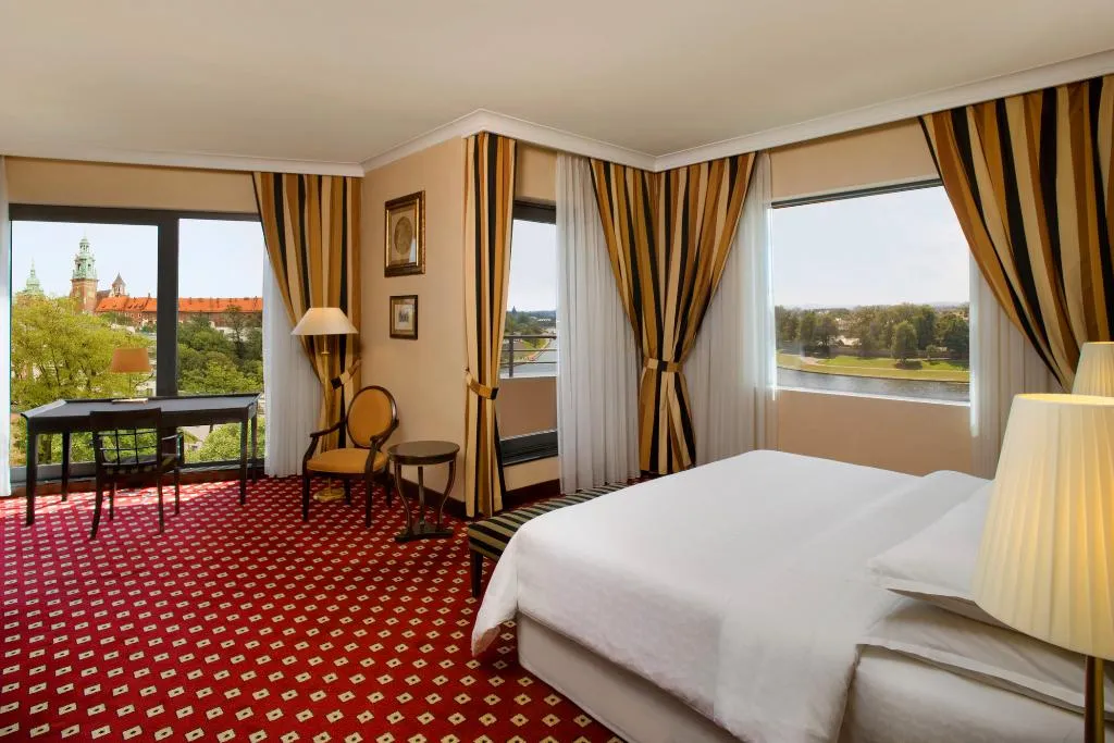 Room, Sheraton Grand Krakow, Krakow