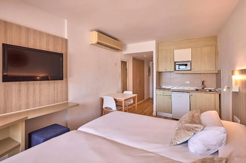 STUDIO STANDARD Room, Universal Aparthotel Don Camilo, Majorca