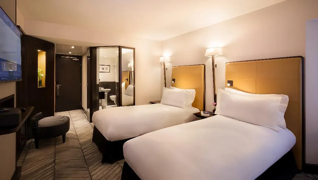 Double or Twin SUPERIOR Room, Sofitel Lisbon Liberdade, Lisbon