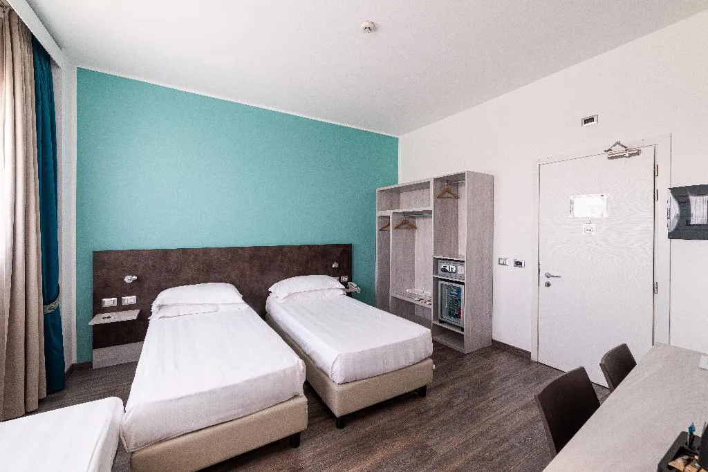TRIPLE STANDARD Room, Phi Hotel Milano, Milan