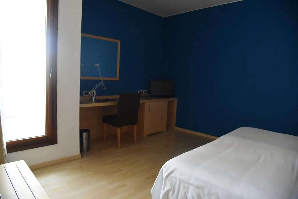 Room, Duca D'Aosta, Venice