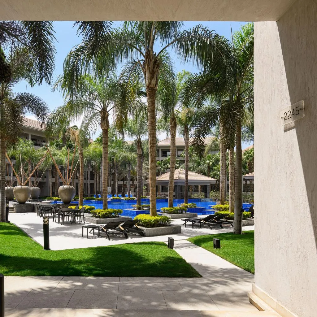 DOUBLE DELUXE POOL VIEW Room, Dusit Thani LakeView Cairo, Cairo