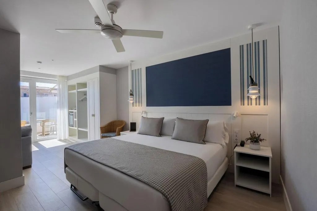 TRIPLE PREMIUM WITH VIEWS Room, Catalonia Mirador des Port, Menorca